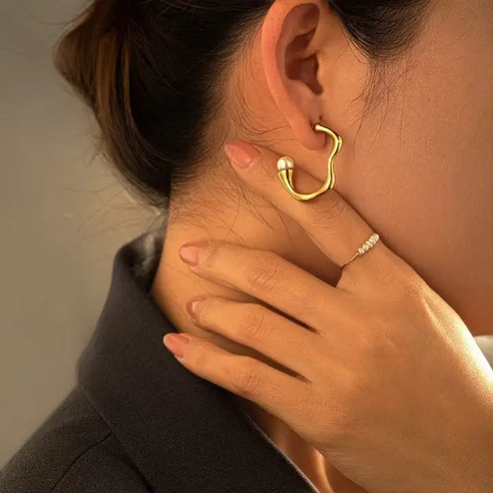 Abstract U Hoops - Gold