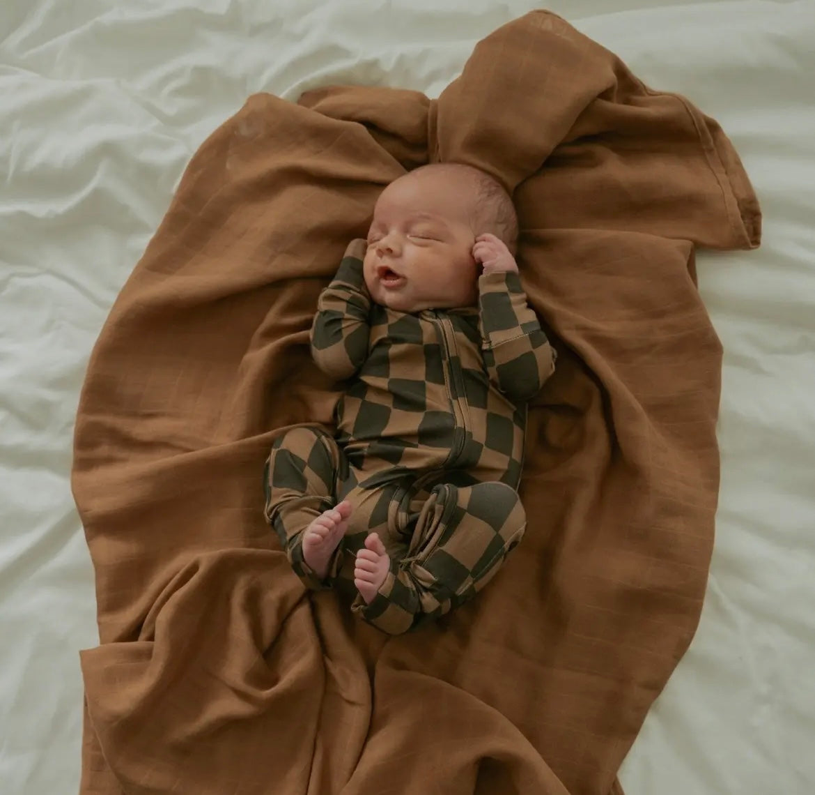 Black/Brown Checkered Bamboo Sleeper