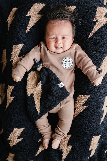 Lightning Bolt Fuzzy Blanket | Mocha