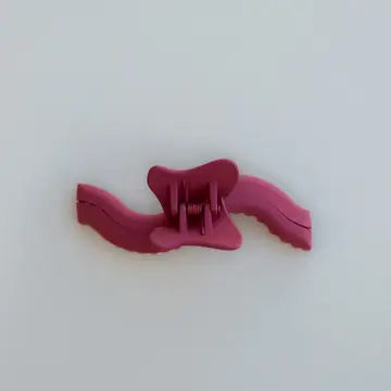 Wavy Midi Hold Everything Claw