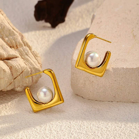 Pearl U Hoops - Gold