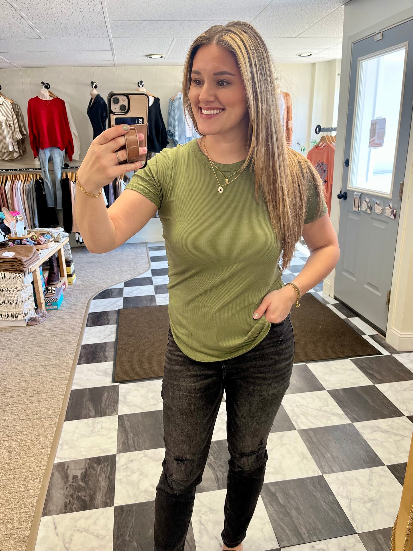 Regan Basic Tee - Olive Green