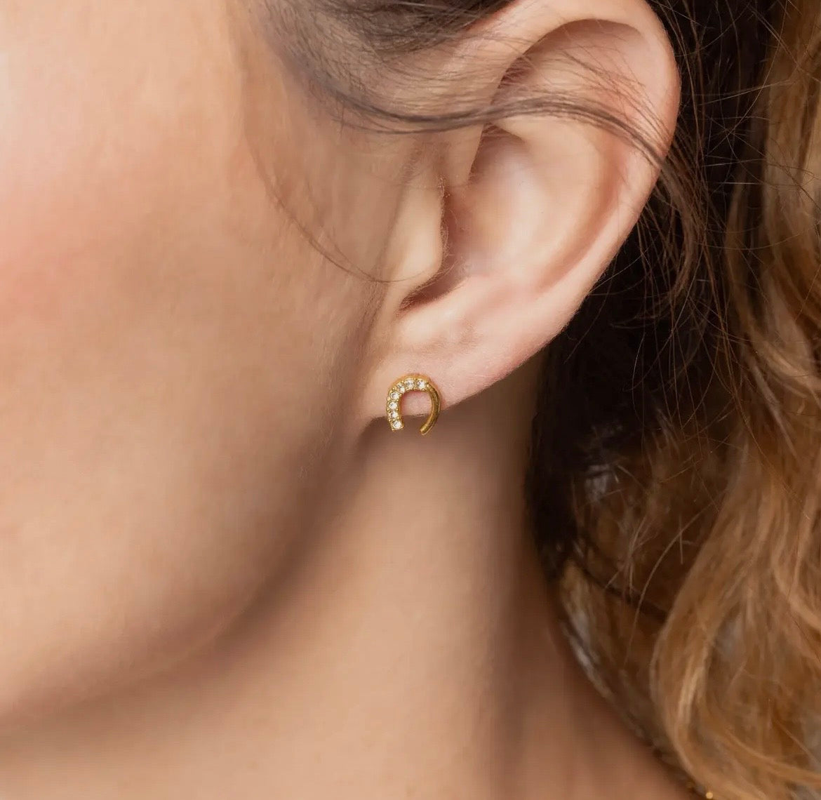 Horseshoe Stud Earrings - Gold
