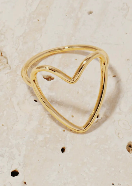 Curved Heart Ring - Gold