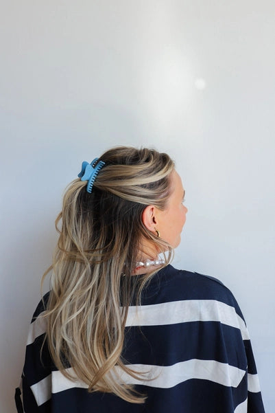 Wavy Midi Hold Everything Claw
